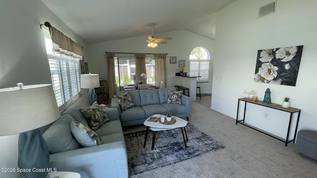 Photo of 865 Bracken Terrace NE