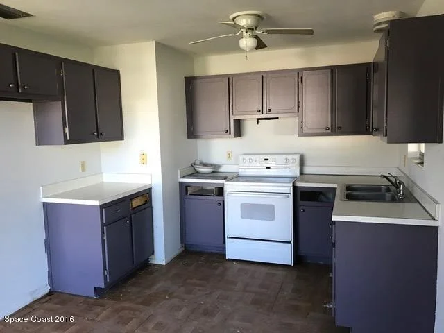 Photo of 2887 Rouen Avenue