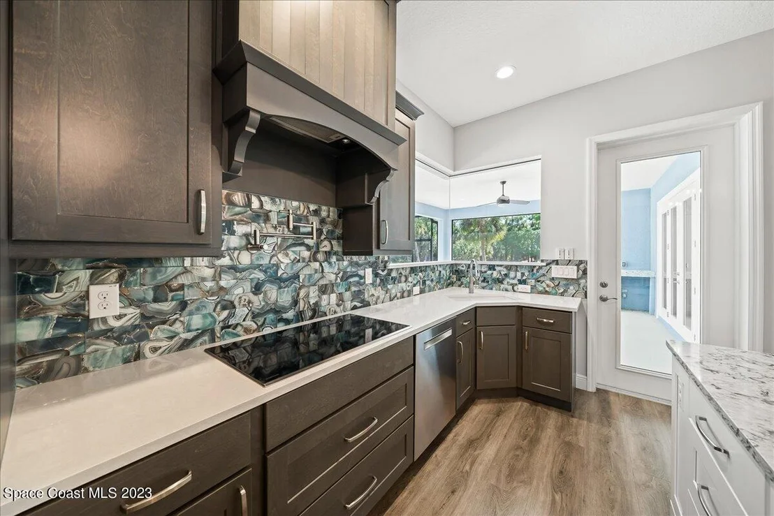 Photo of 2255 Seminole Boulevard