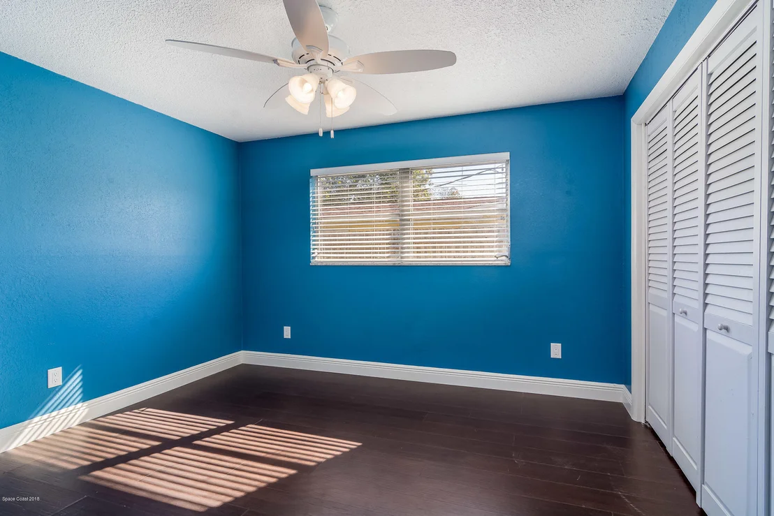 Photo of 306 N Roundtree Drive N