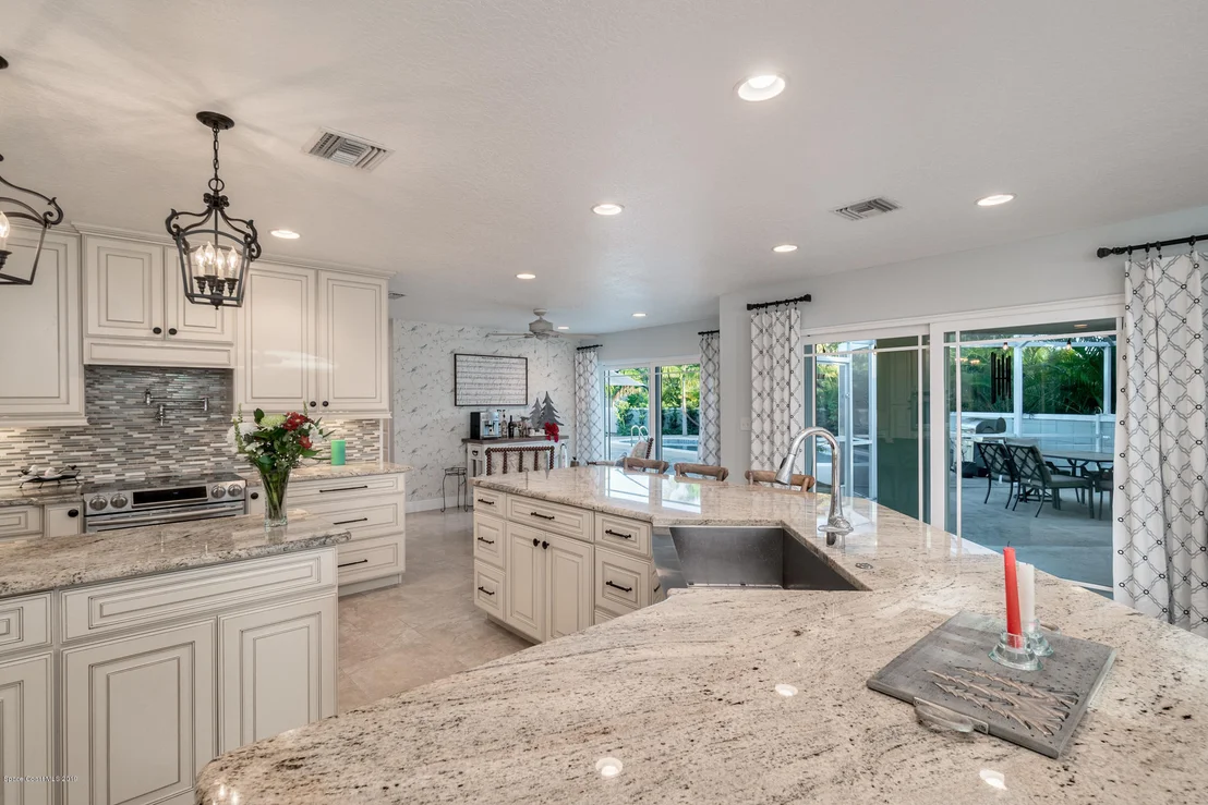 Photo of 905 Magnolia Drive