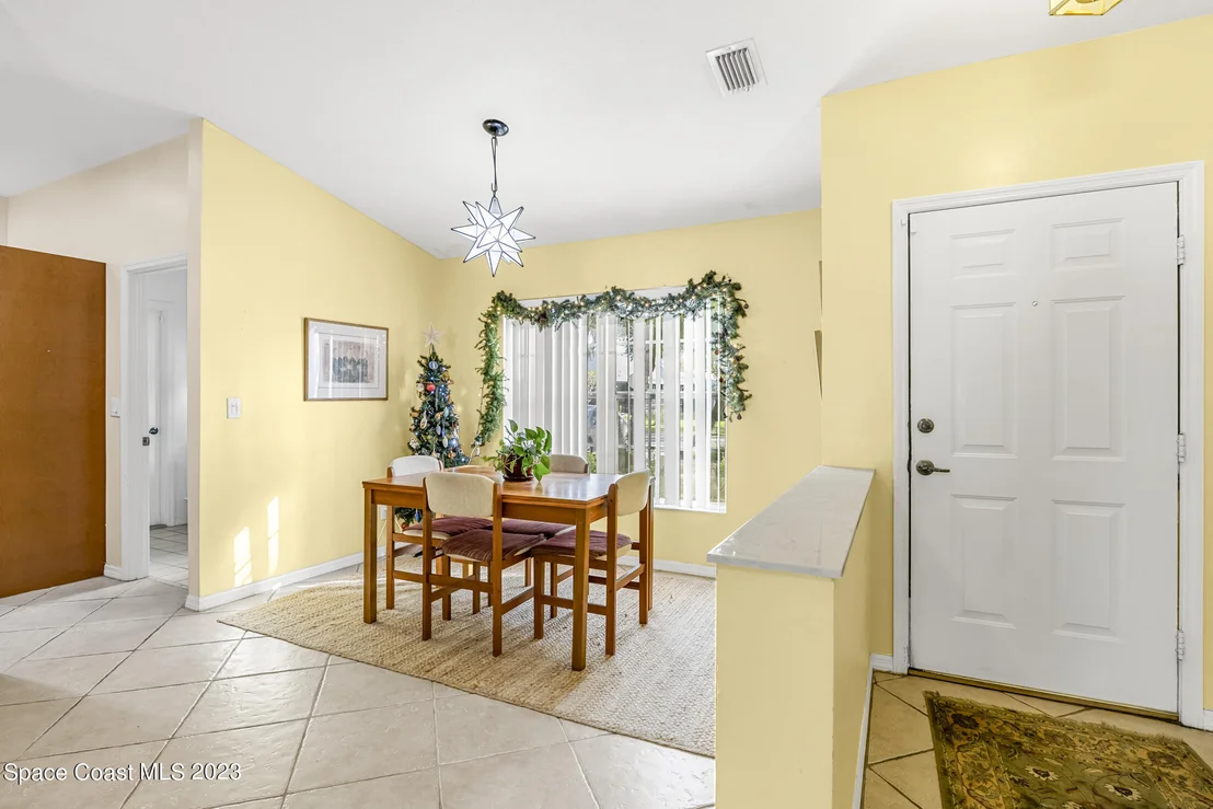 Photo of 1020 Meadowbrook Road NE