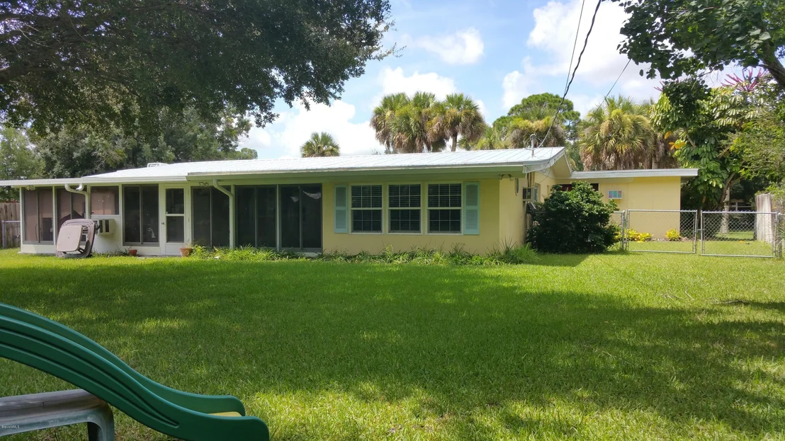 Photo of 451 Crescent Drive