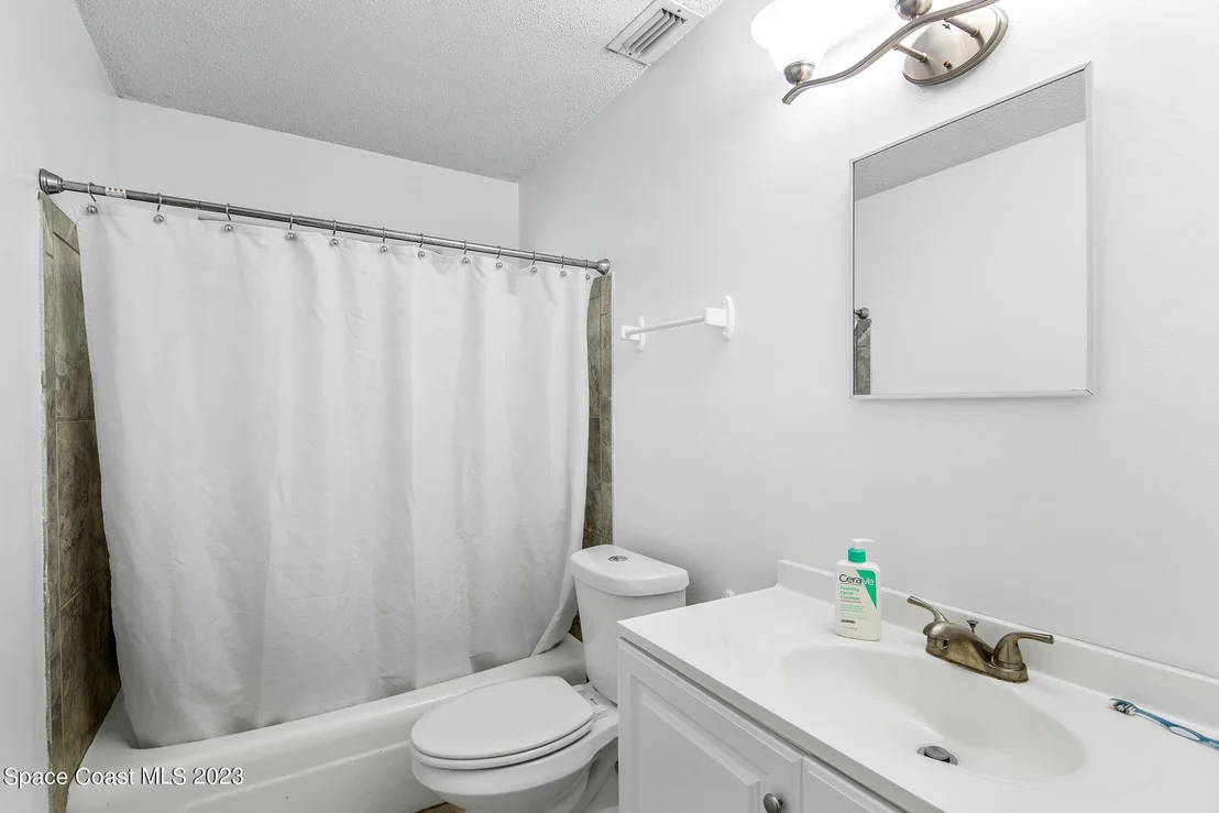 Photo of 2429 Victor Road