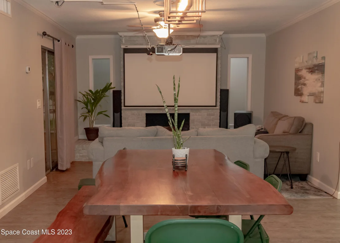 Photo of 800 Mark David Boulevard