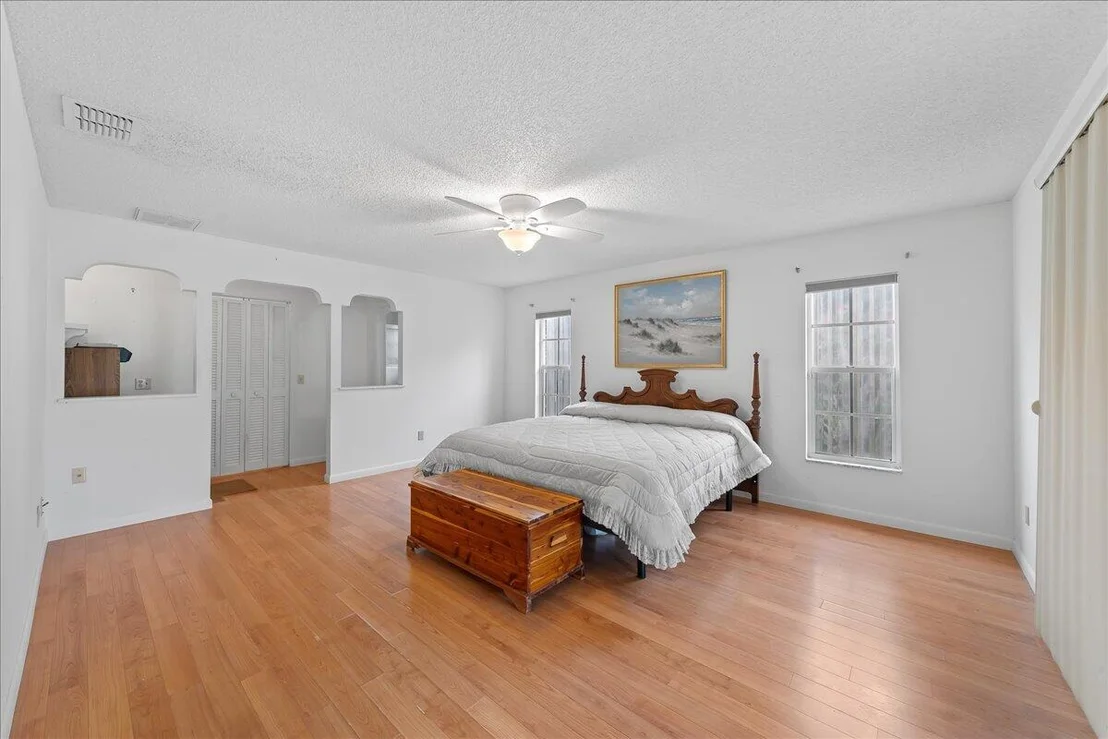 Photo of 1902 Cedar Lane