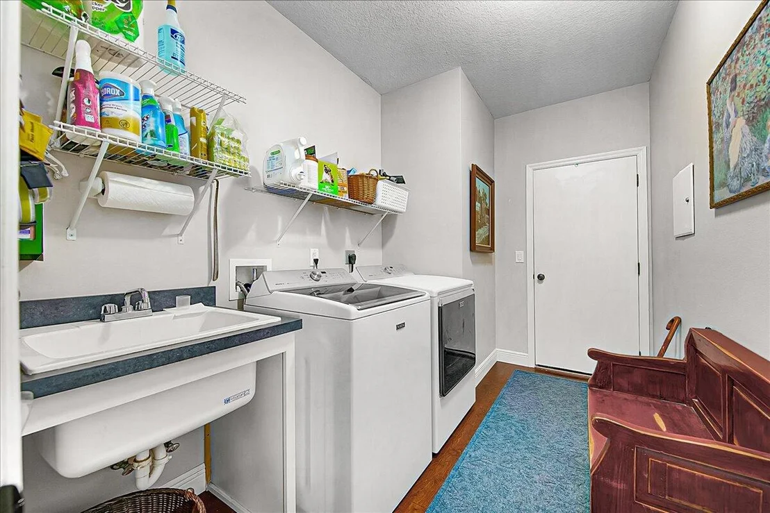 Photo of 2050 Bridgeport Circle