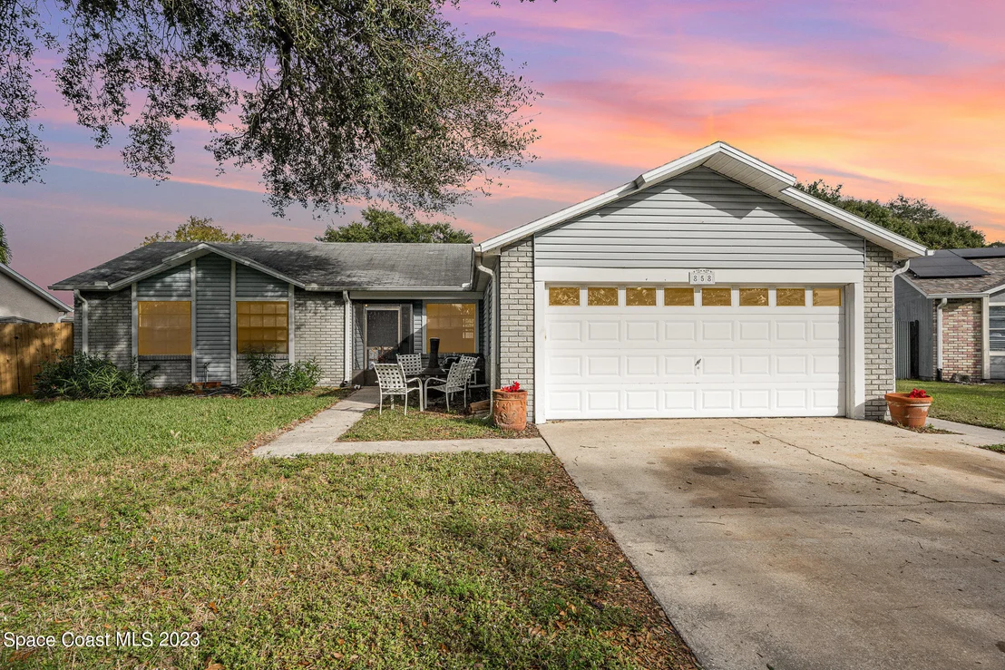 Photo of 858 Pine Wood