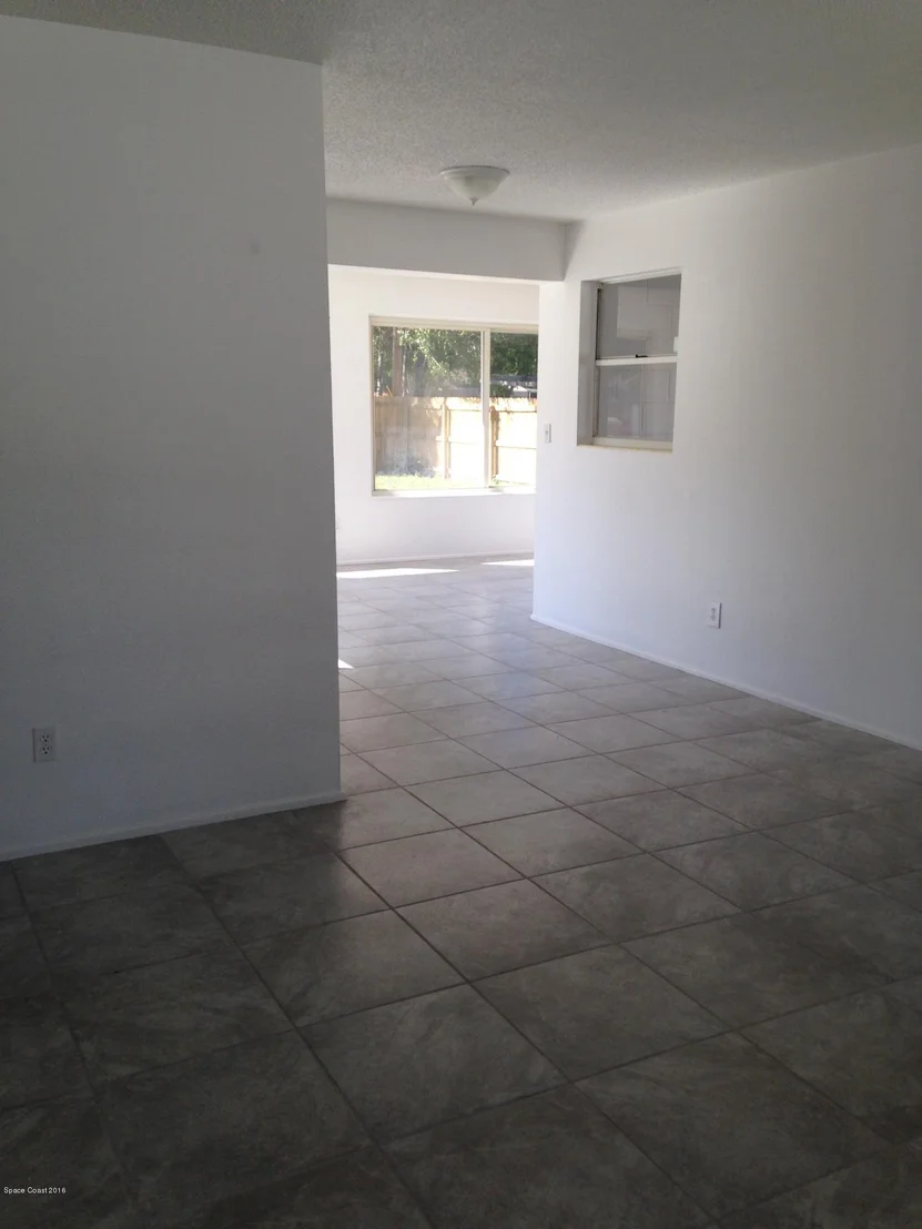 Photo of 1517 Cambridge Drive