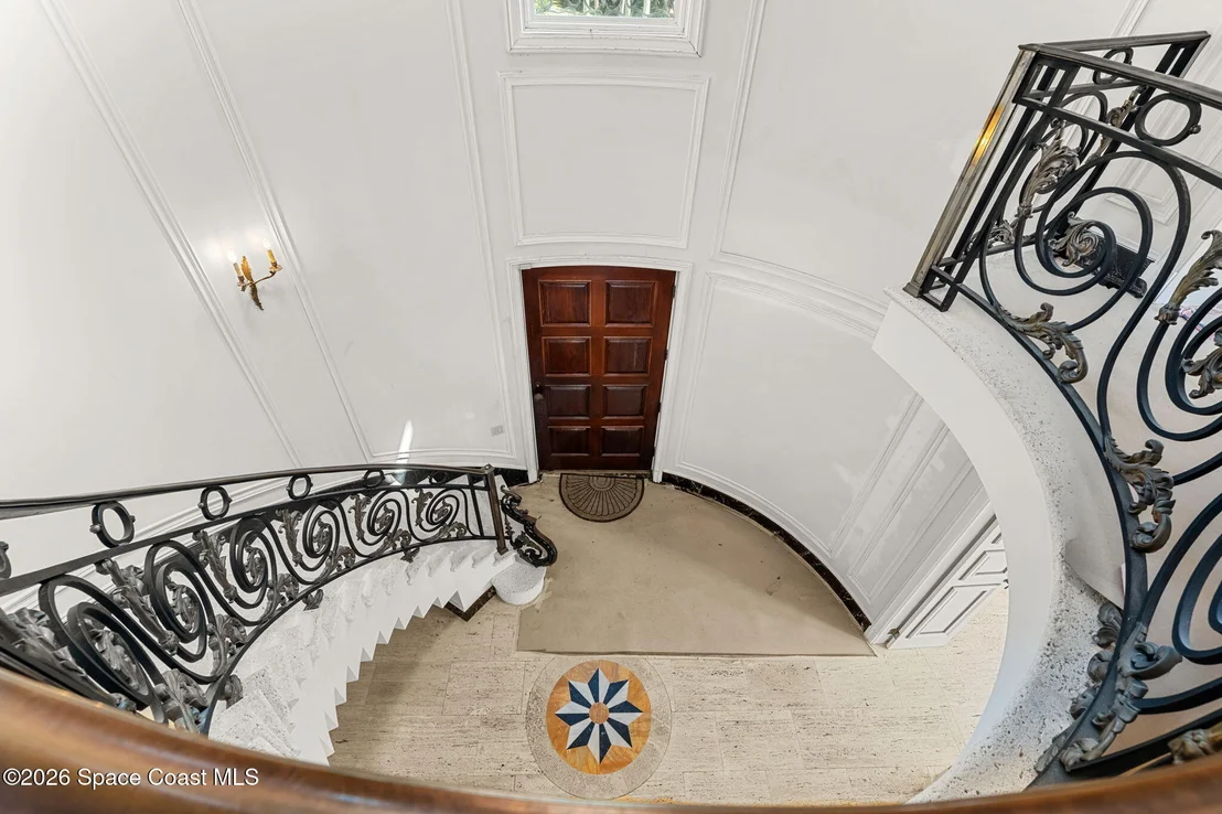 Photo of 1000 N Riverside Drive