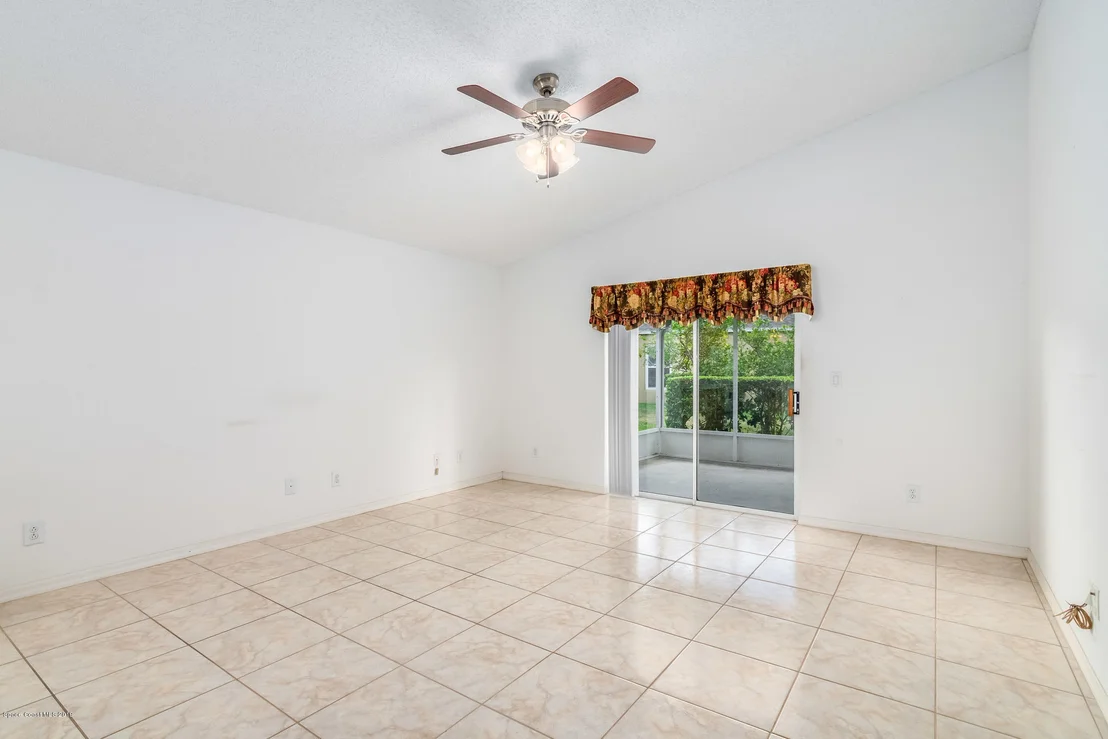 Photo of 972 Villa Drive