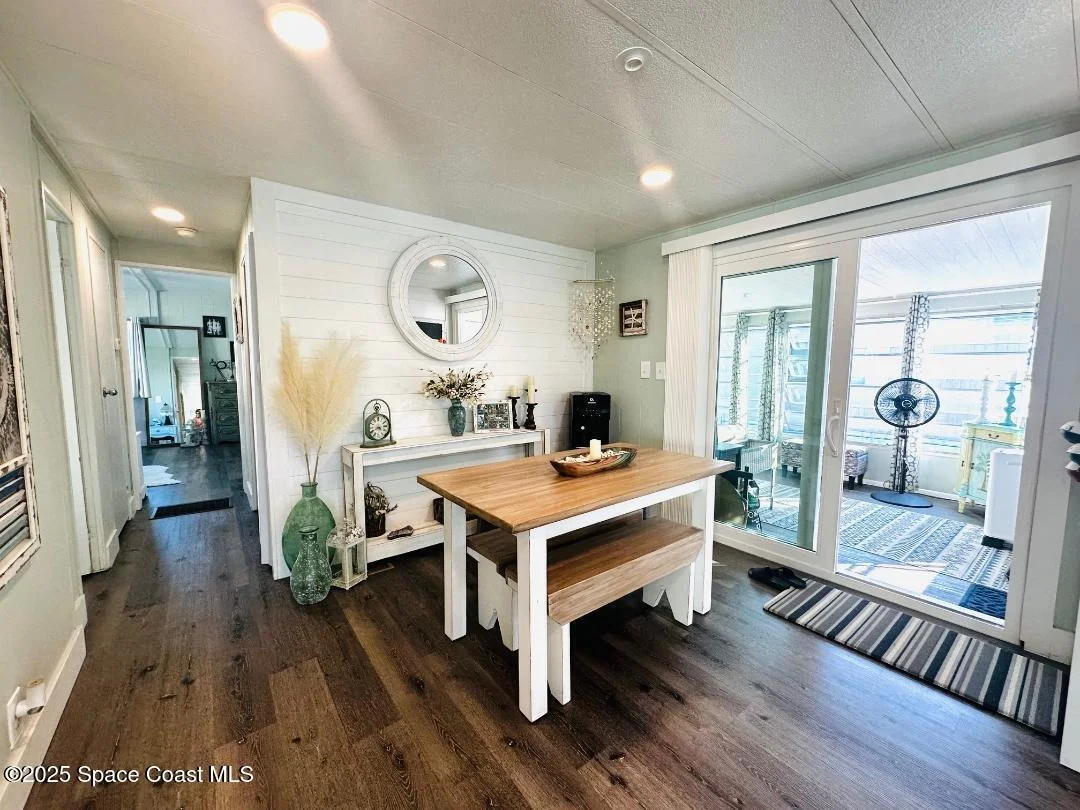 Photo of 708 Lark Drive