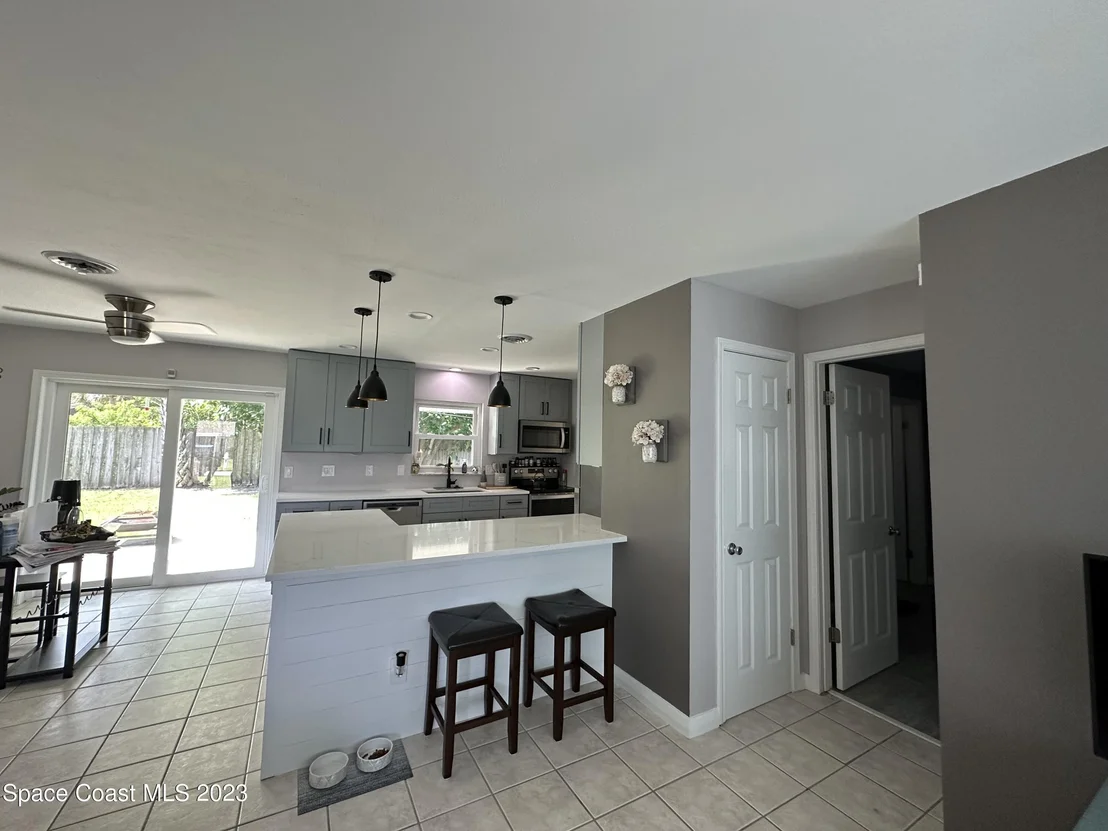 Photo of 989 Cardon Drive