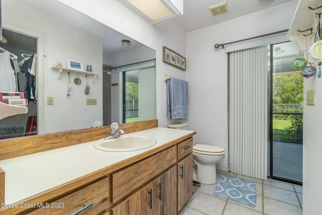 Photo of 2777 Nobility Avenue