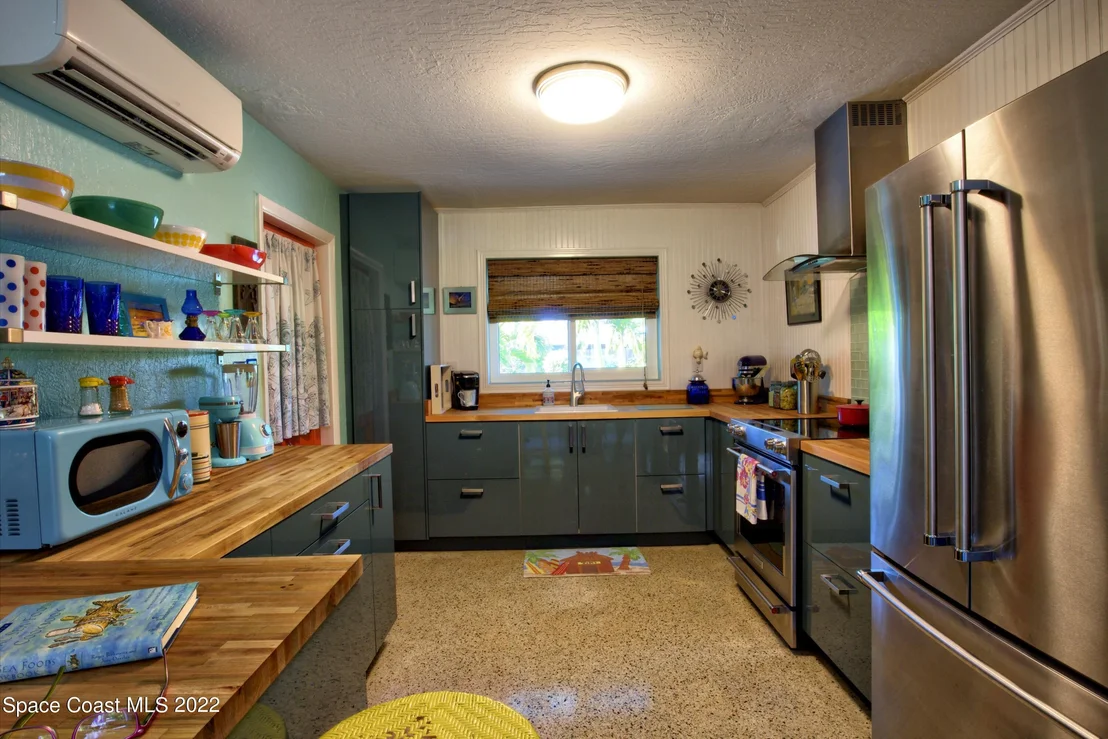 Photo of 153 Clairbourne Avenue