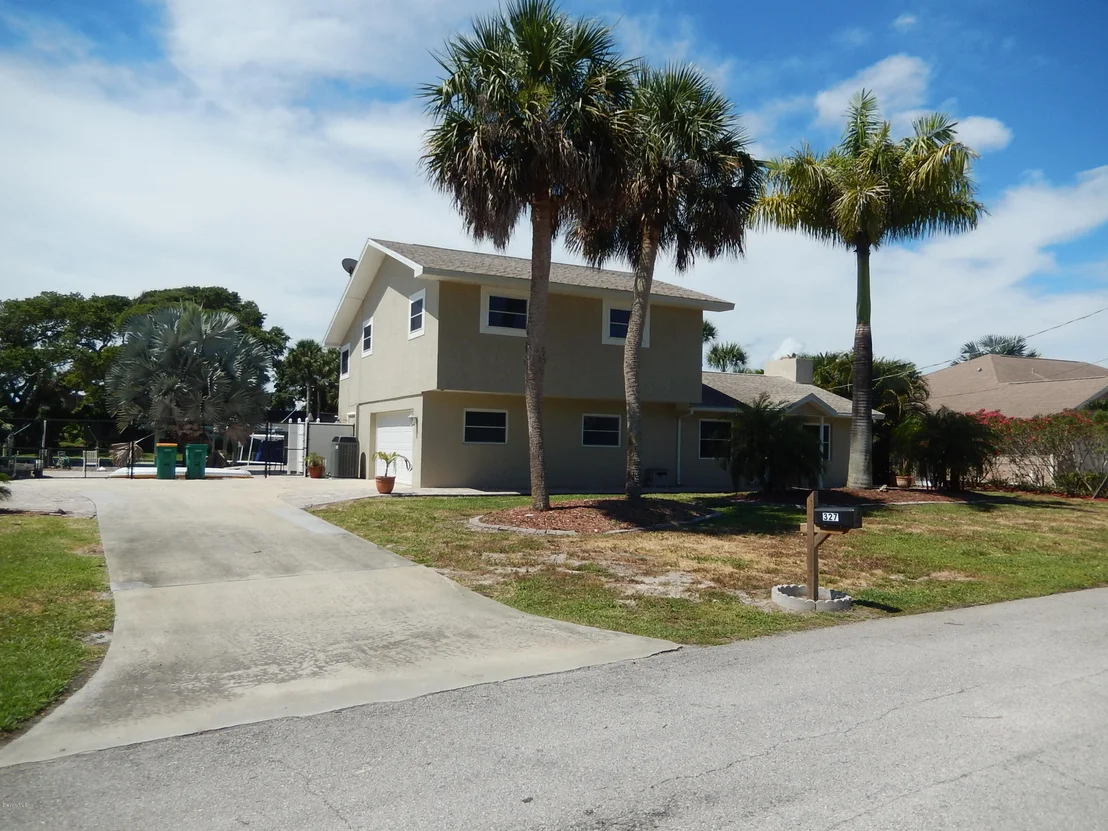 Photo of 327 Nikomas Way