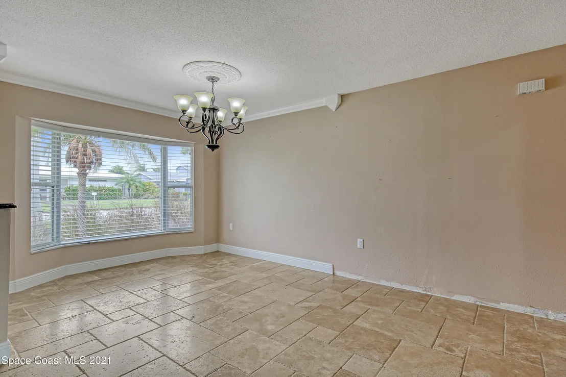 Photo of 375 Dorset Drive