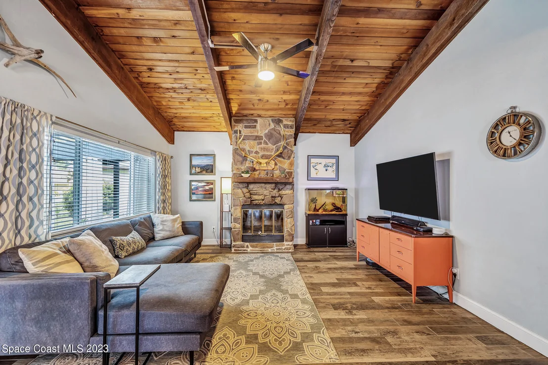 Photo of 245 Applewood Circle