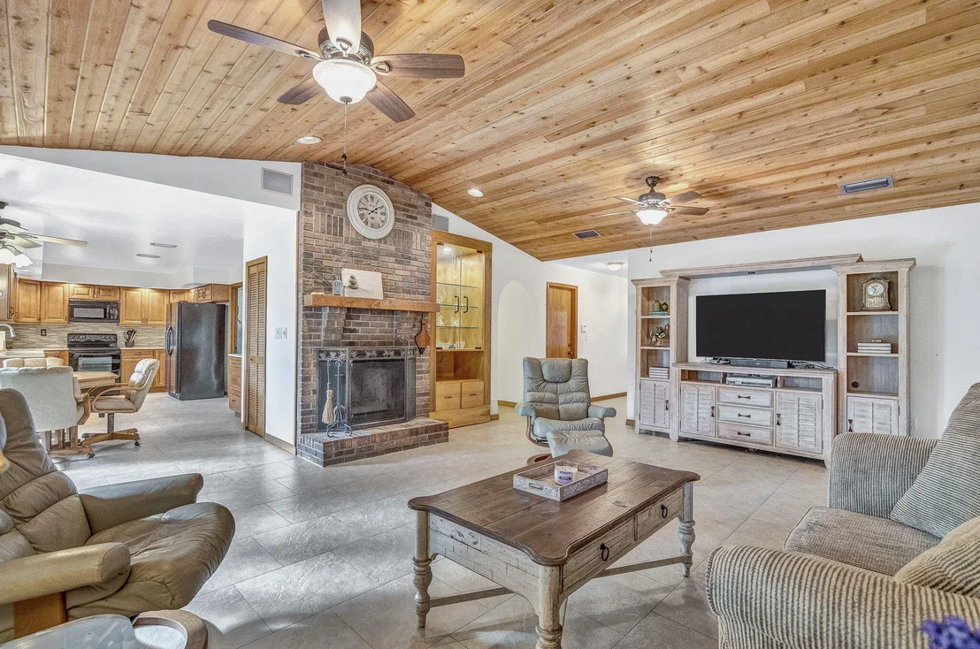 Photo of 1810 Laurel Oak Drive