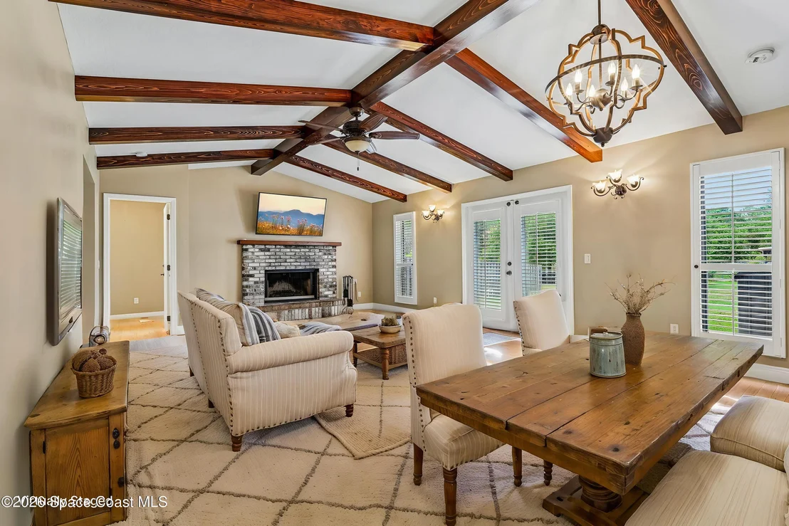 Photo of 2460 Lacourt Lane
