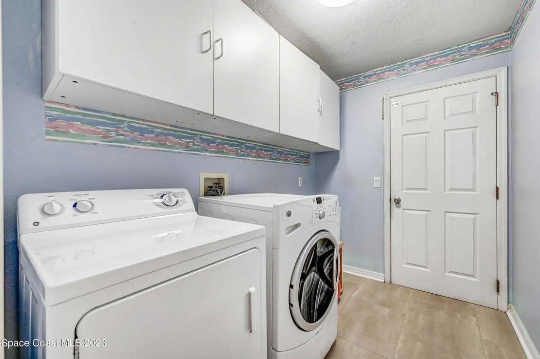 Photo of 2180 Royal Oaks Drive