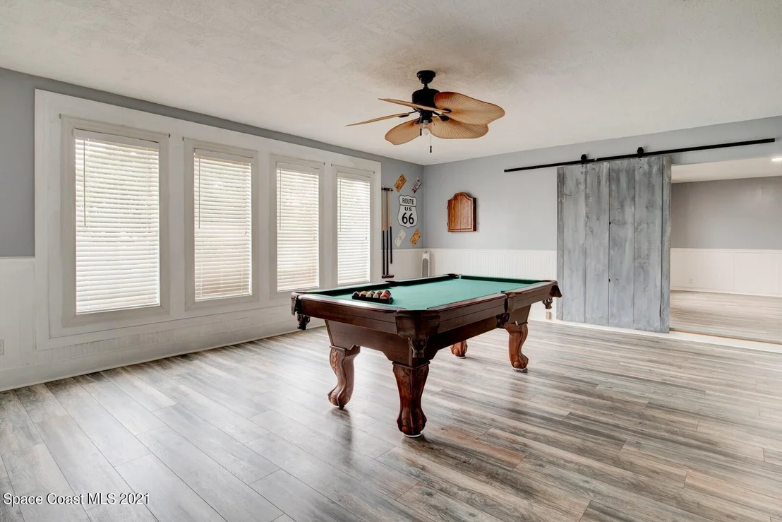 Photo of 6039 Apple Avenue