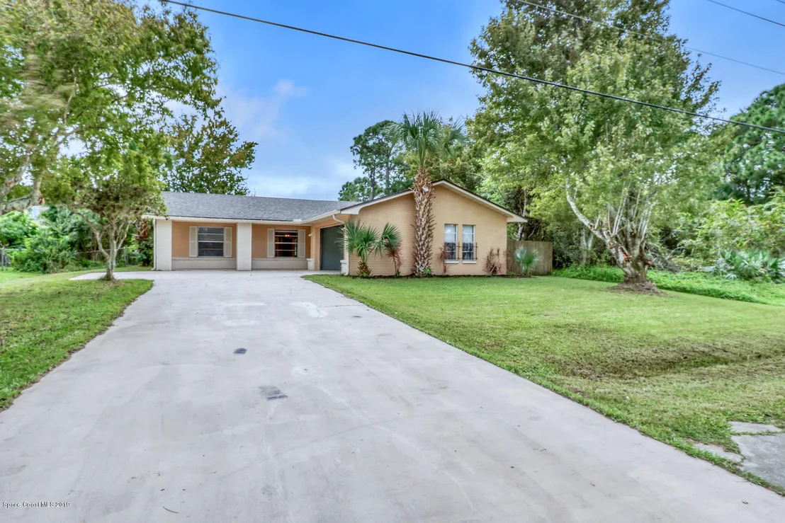 Photo of 3214 Jupiter Boulevard SE