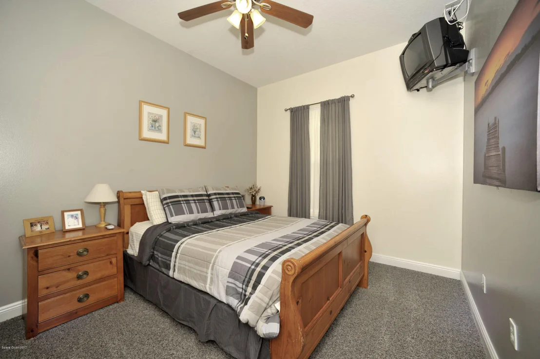 Photo of 4883 Buttonwood Drive