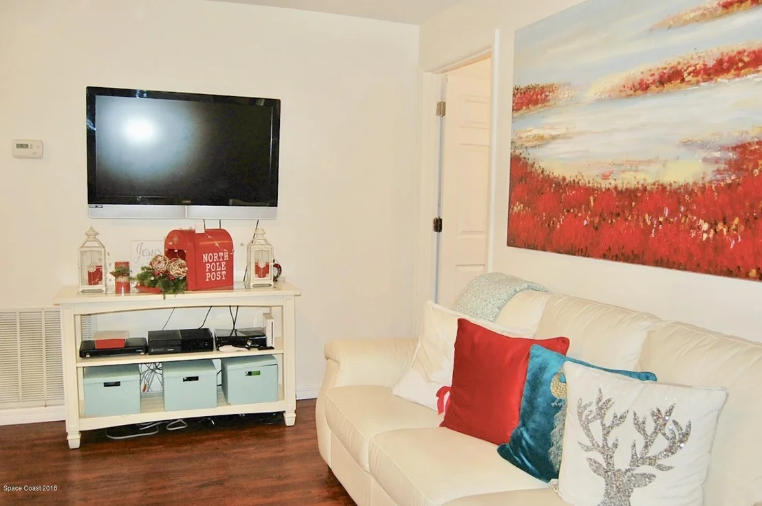 Photo of 1691 Adview Road SE