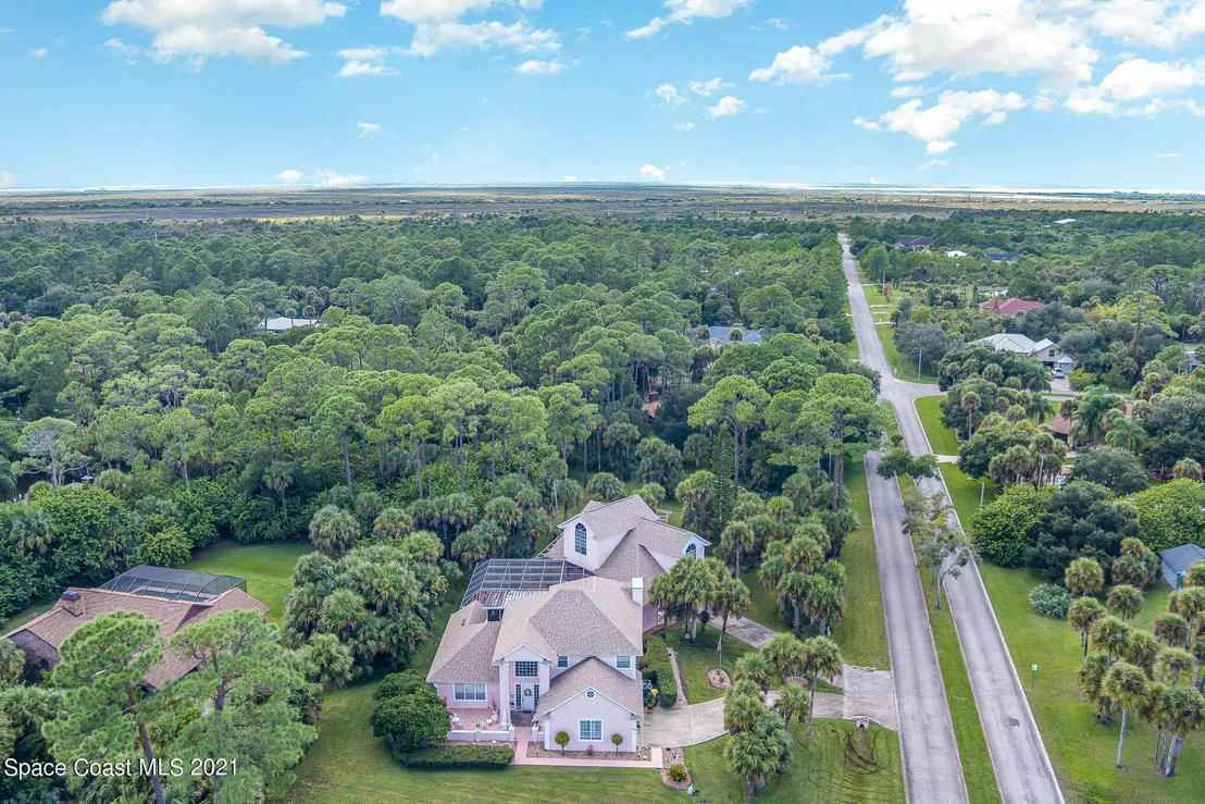 Photo of 1817 Laurel Oak Drive S