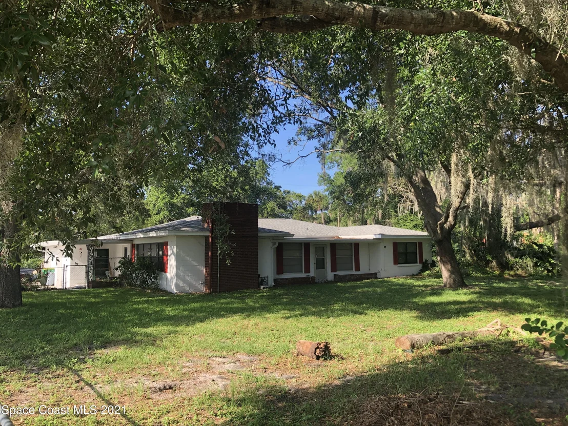 Photo of 304 N Range Road