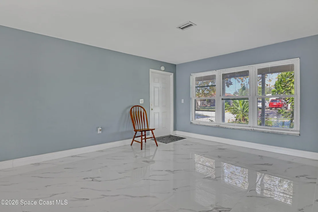 Photo of 1051 Grove Avenue