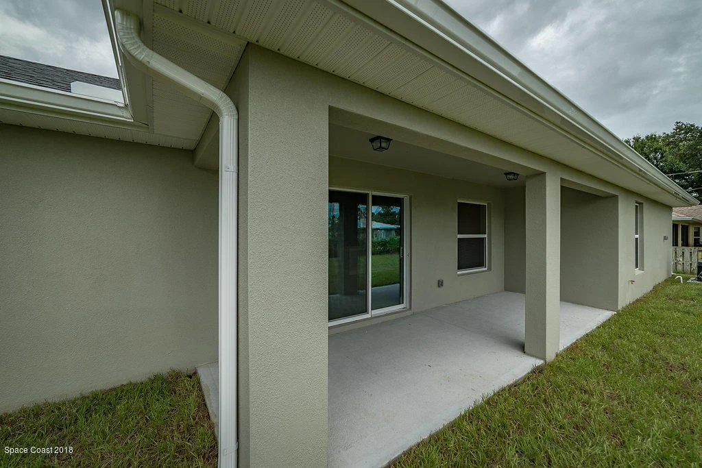 Photo of 1048 Landsdowne Drive
