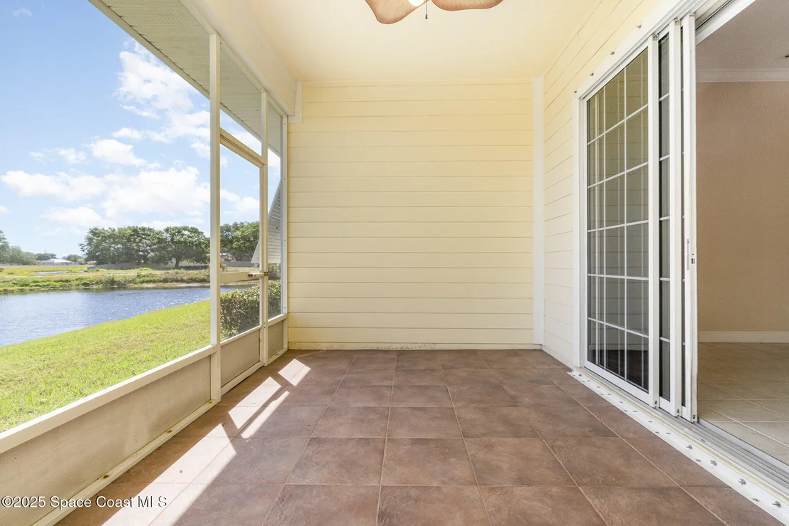 Photo of 1076 Eleuthera Drive NE