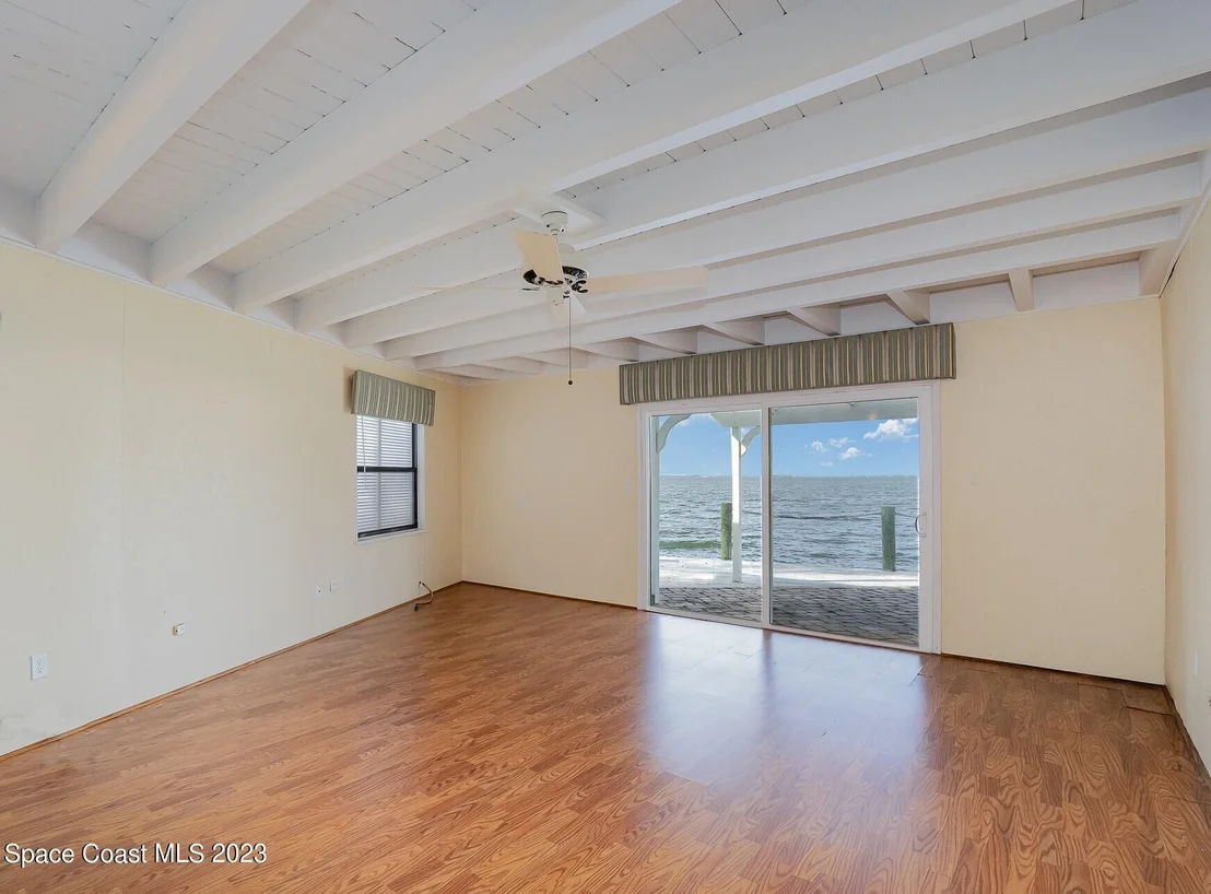 Photo of 472 Carmine Drive