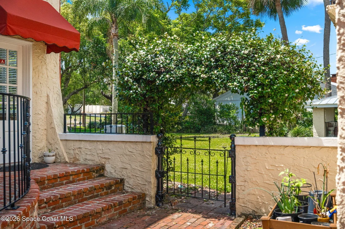 Photo of 2105 Mac Farland Drive