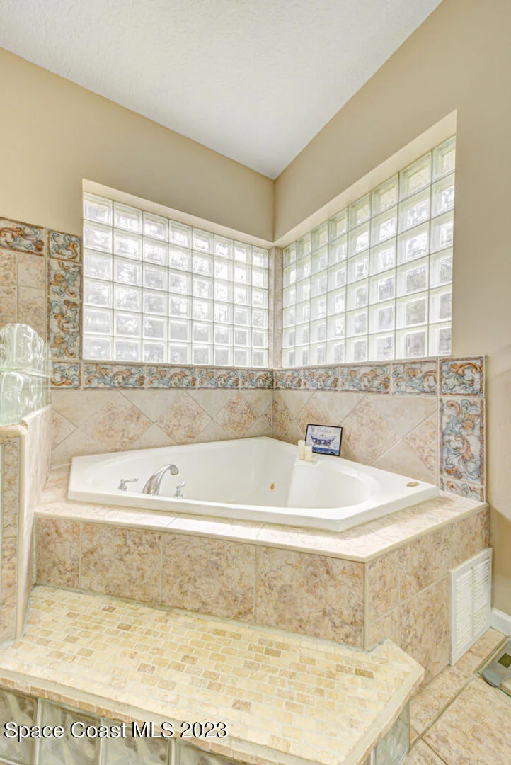 Photo of 3333 Aloha Lane