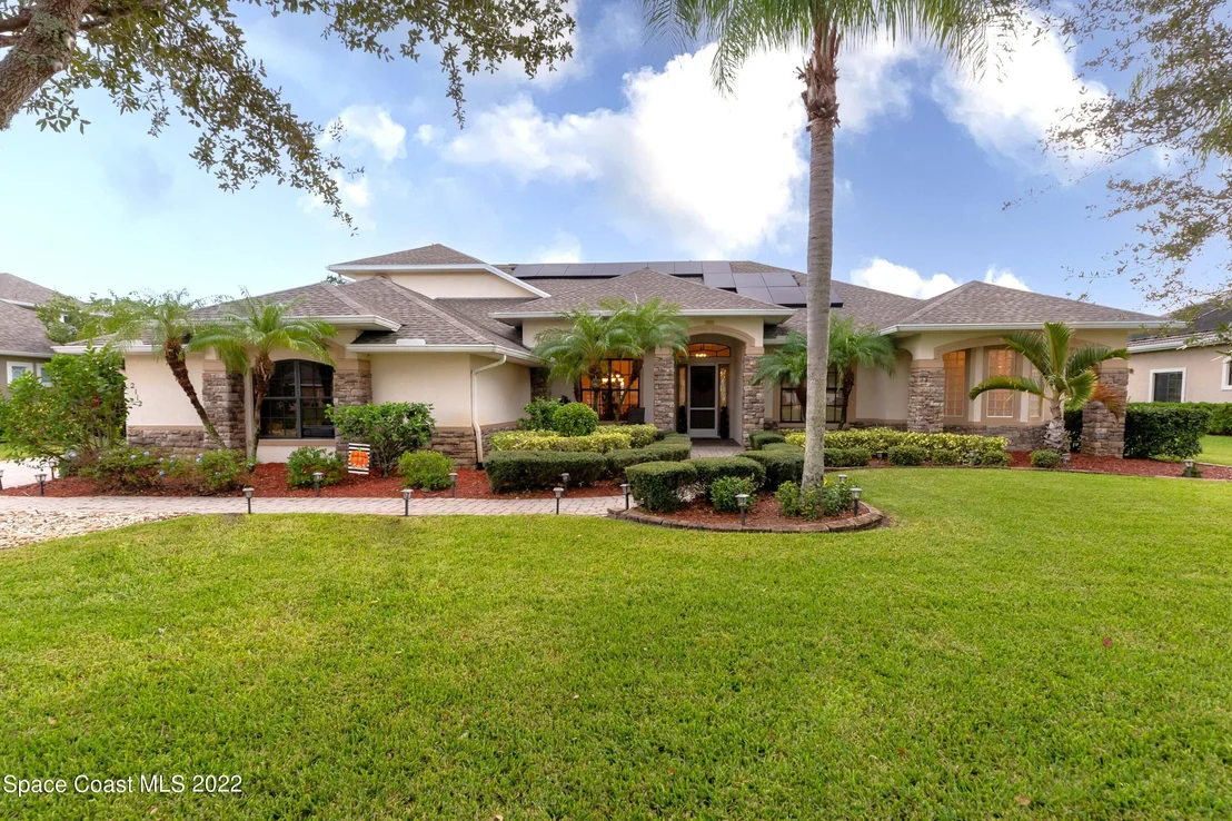 Photo of 2112 Windbrook Drive SE