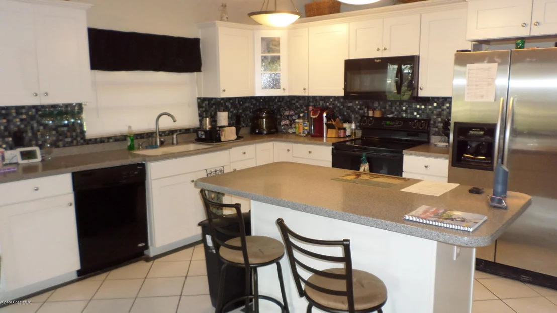 Photo of 944 Jamestown Drive