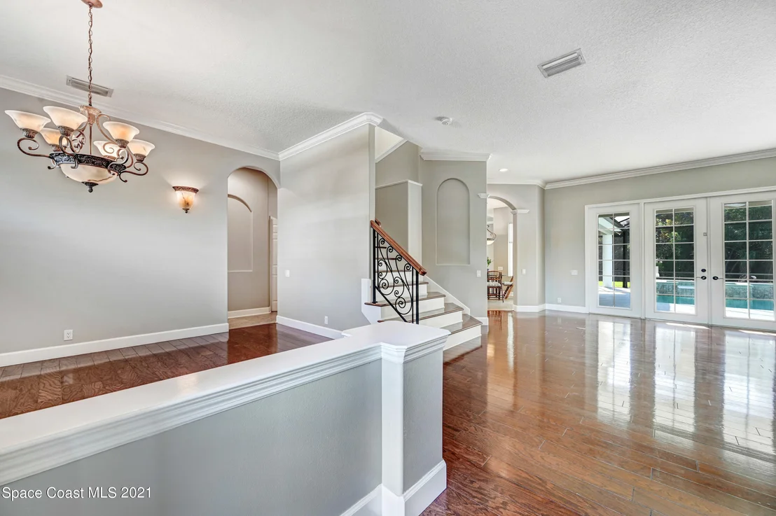 Photo of 882 Oak Park Drive