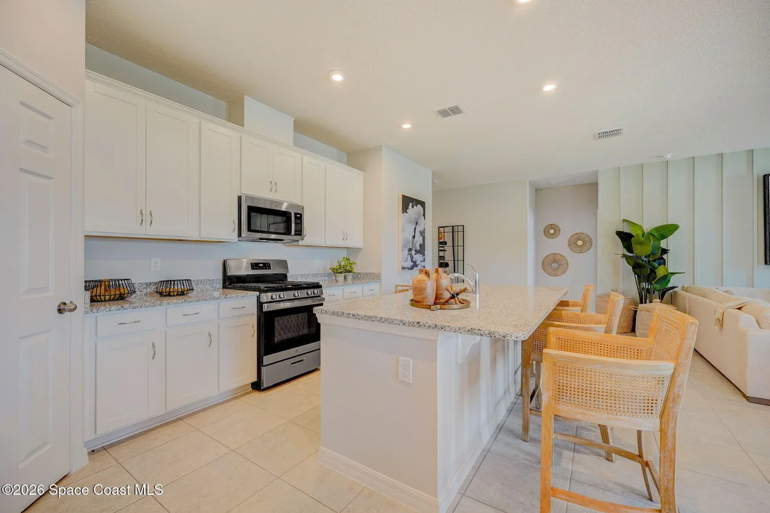 Photo of 1142 Banff Drive NE
