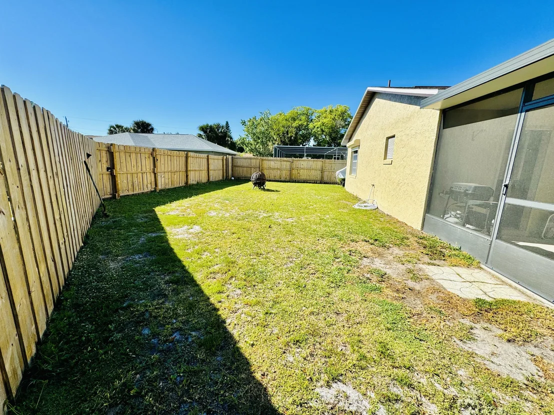 Photo of 1037 Sycamore Drive