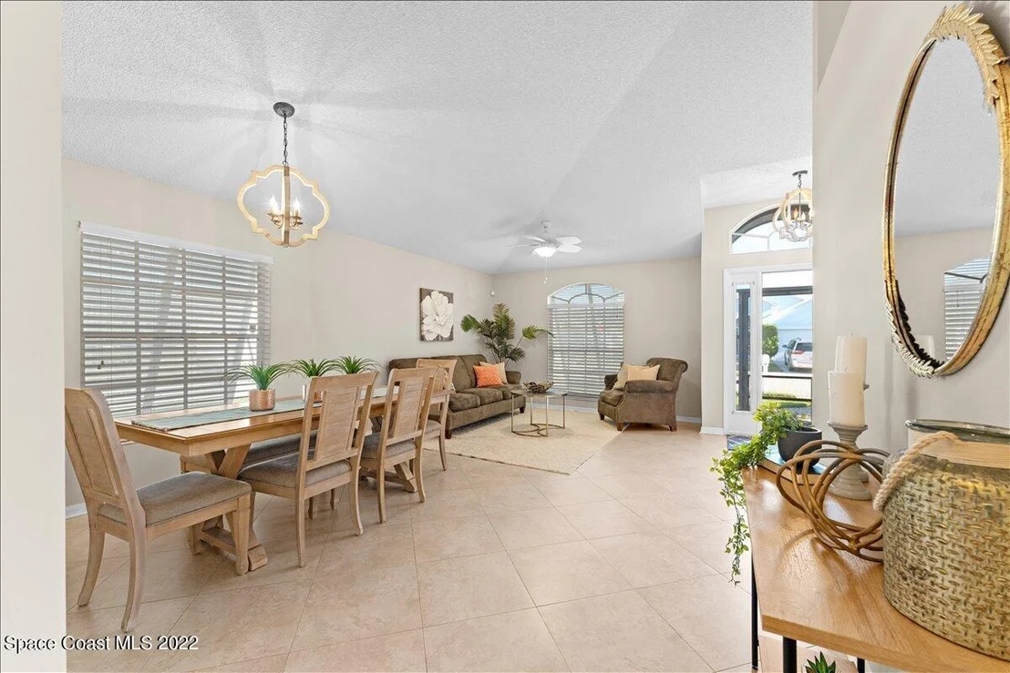 Photo of 890 Shaw Circle