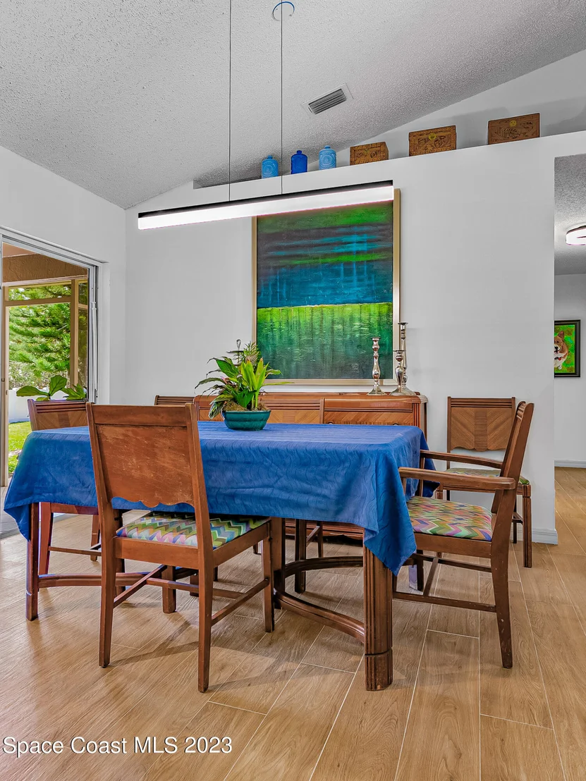 Photo of 969 Tamarind Circle