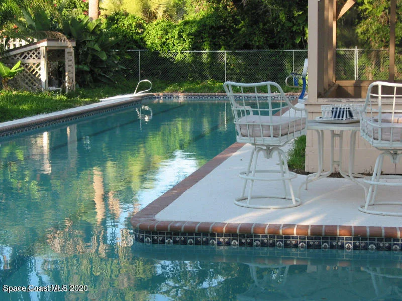 Photo of 160 River Drive