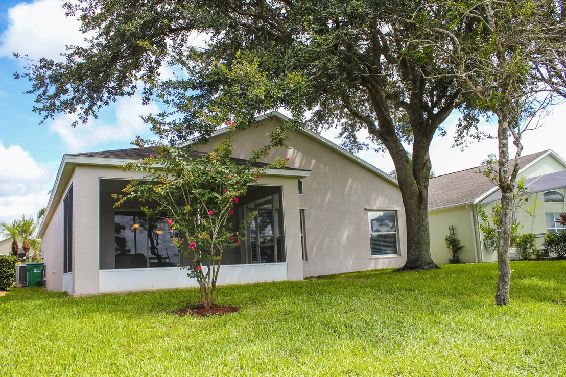 Photo of 881 Villa Drive
