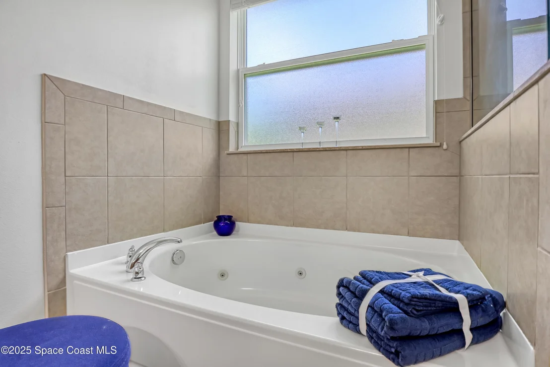 Photo of 1121 Morgan Circle NE
