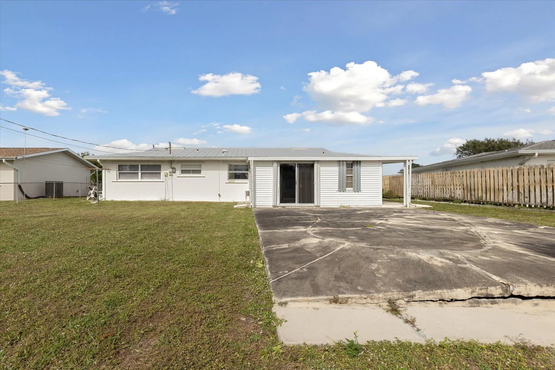 Photo of 2962 Chipper Drive NE