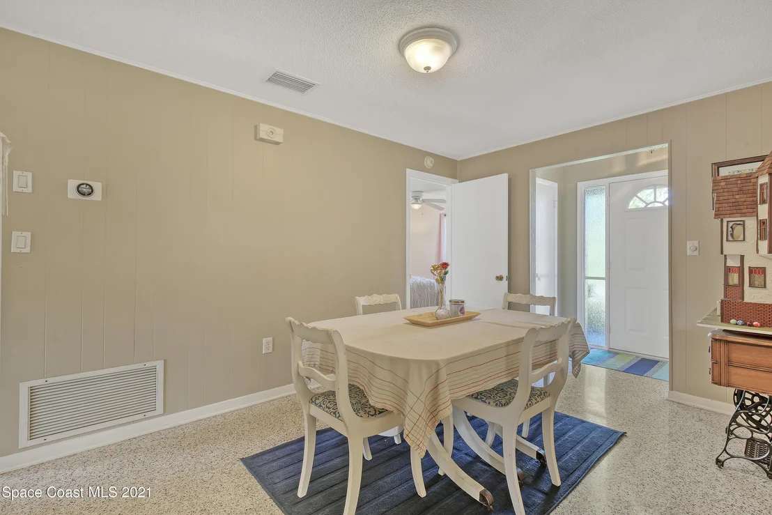 Photo of 1713 Golfview Drive