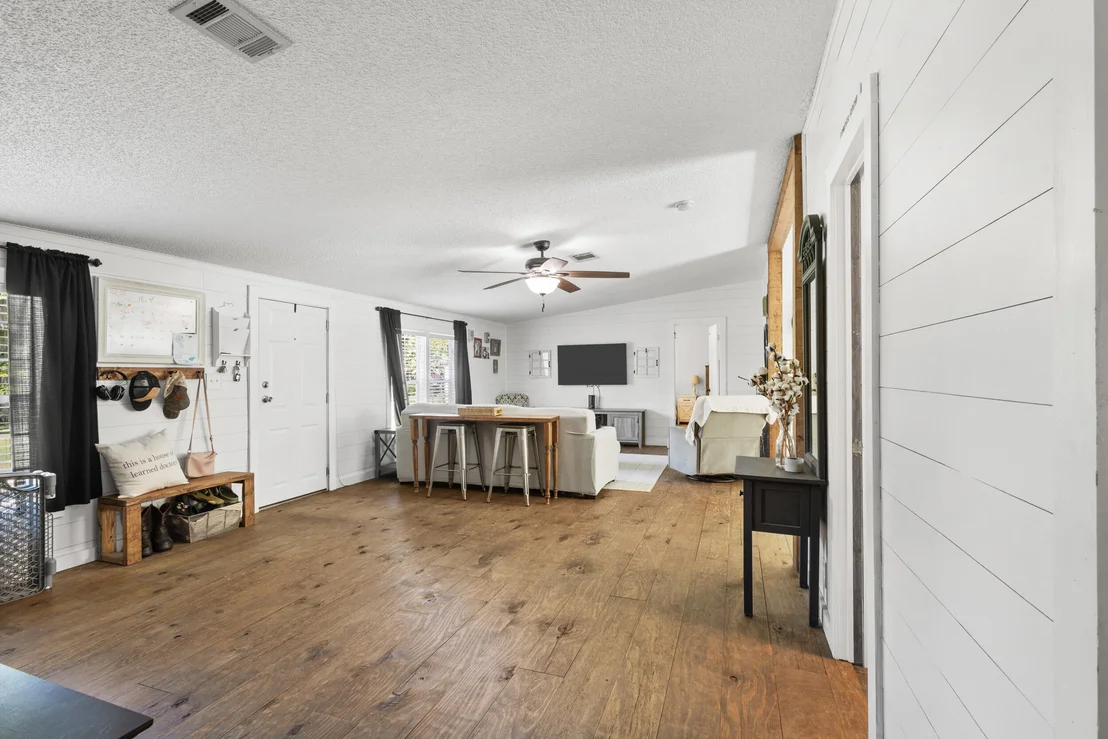 Photo of 2373 Parrish Road